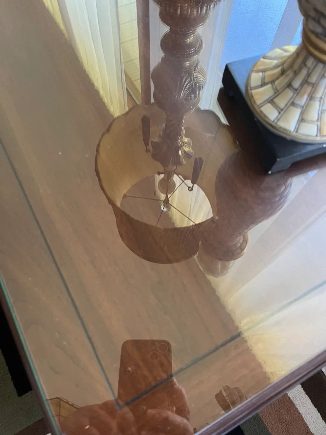 Side table with glass top image indicator(5)