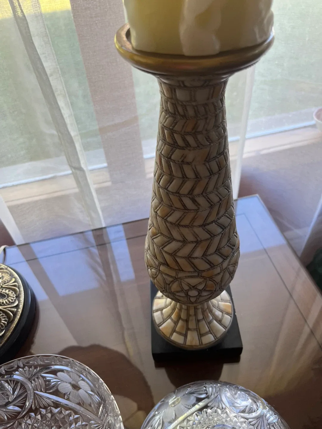 Side table with glass top image indicator(8)