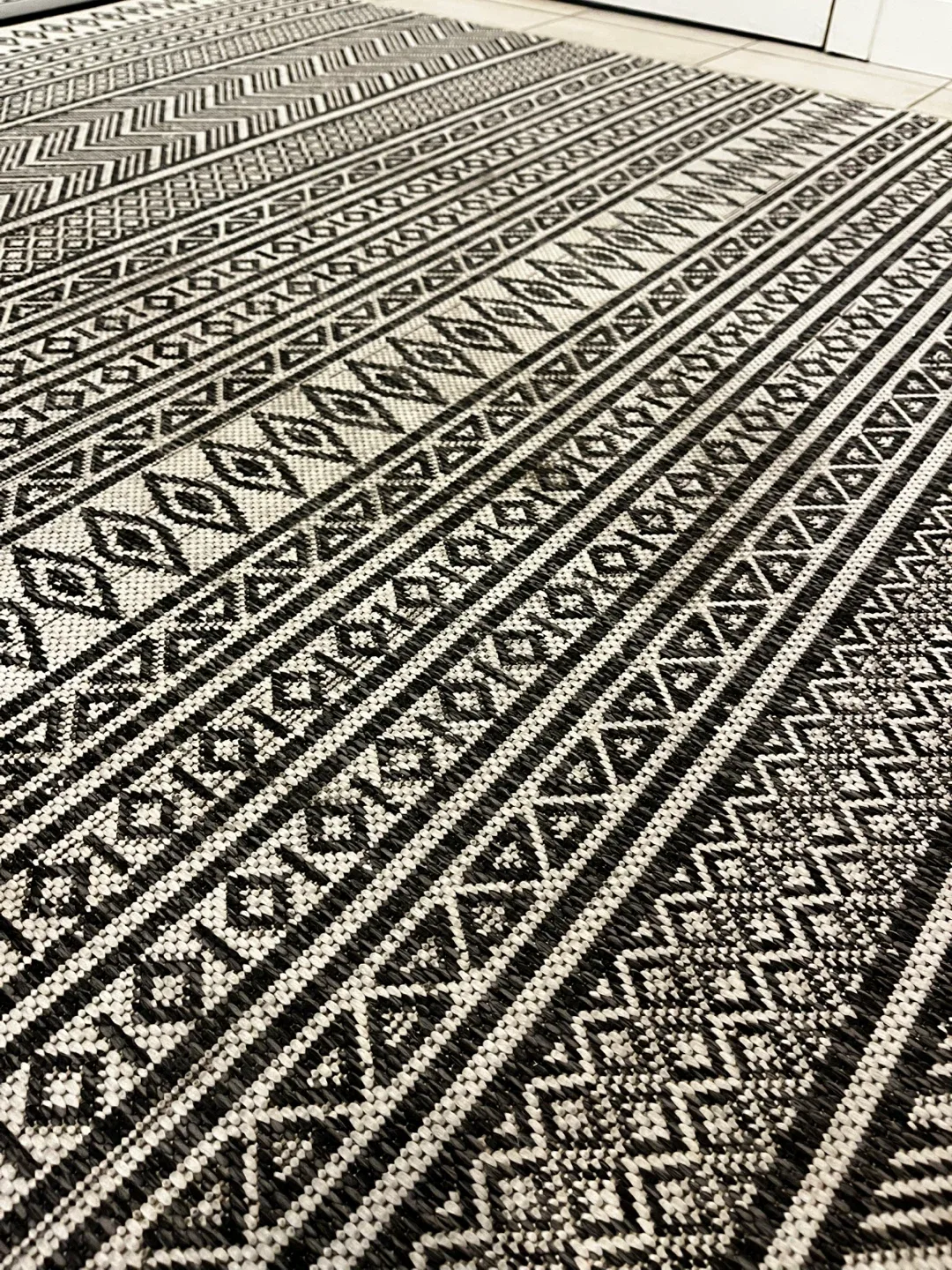 Black & White Patterned front entry rug
