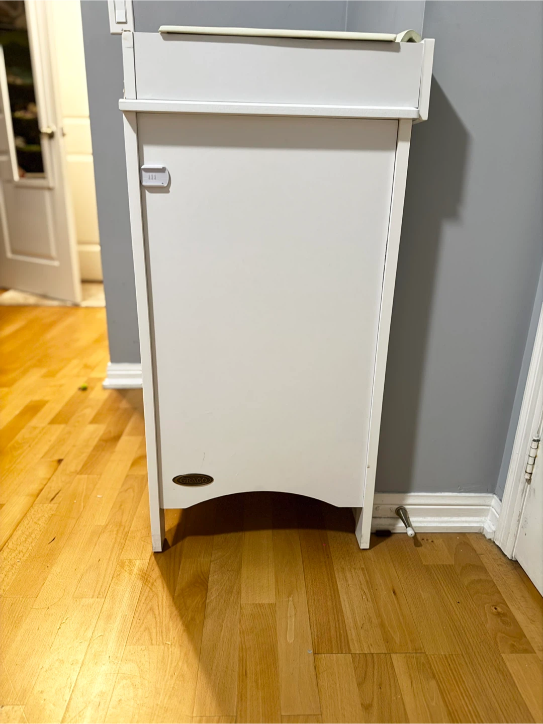 Graco Changing Table/Dresser - photo 2