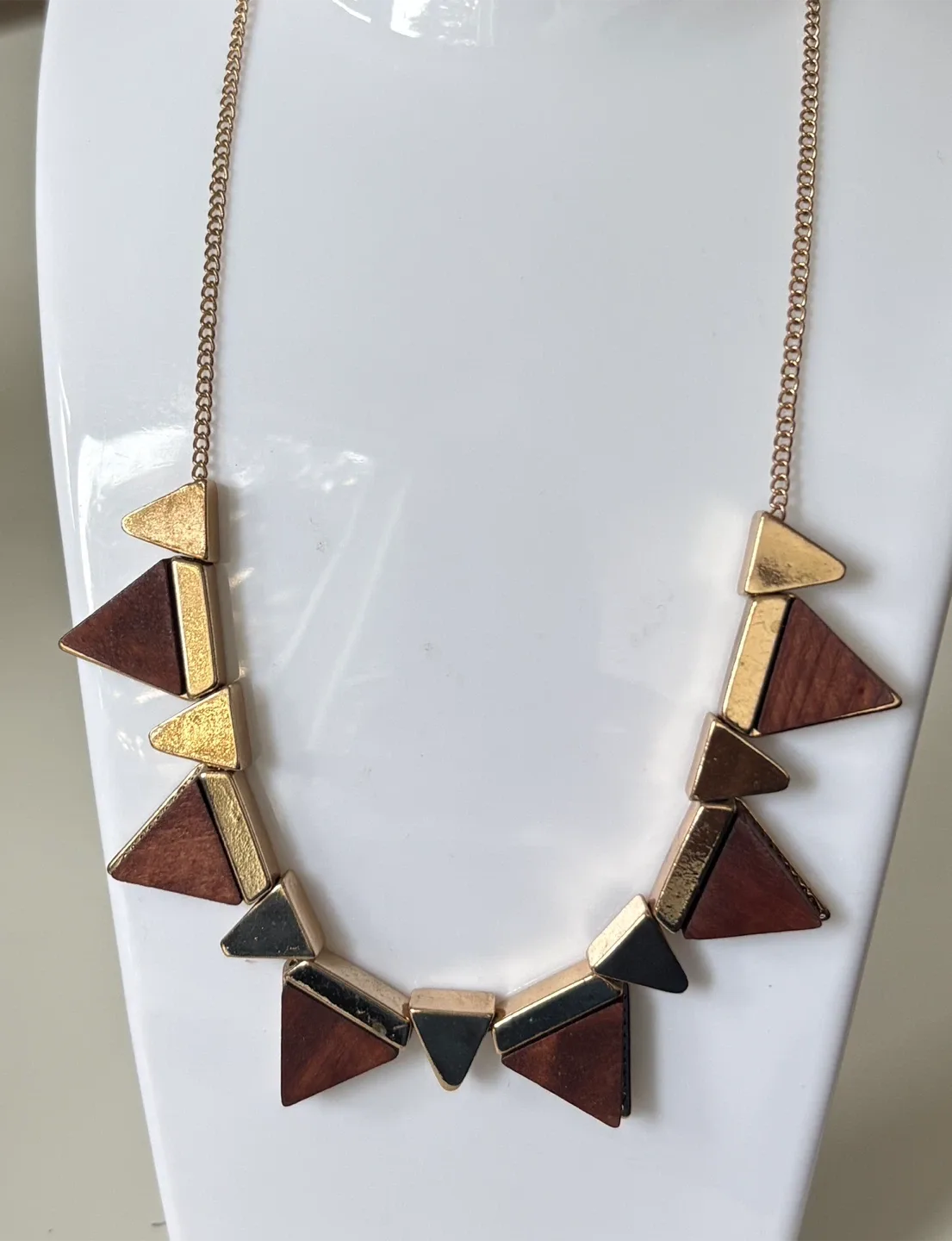 Beautiful Geometric Wood & Gold Necklace! image indicator(3)