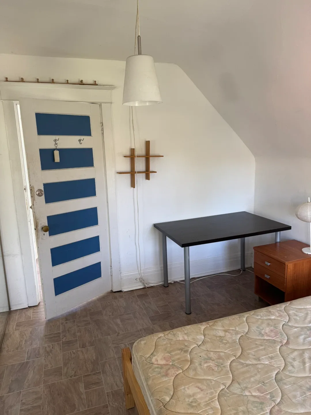 Room for rent image indicator(3)