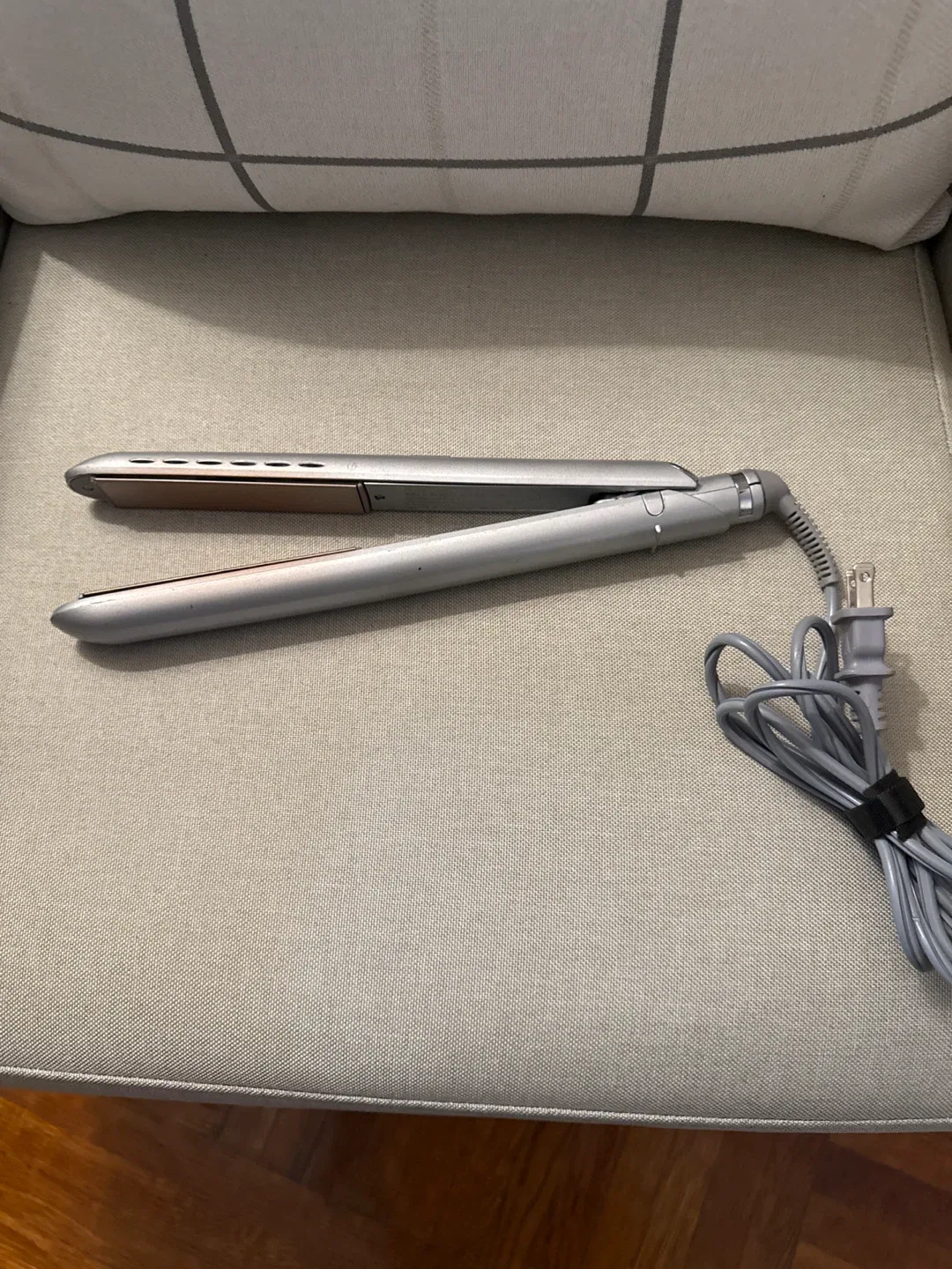 🧡John Frieda Frizz Ease Ceramic Flat Iron image indicator(2)