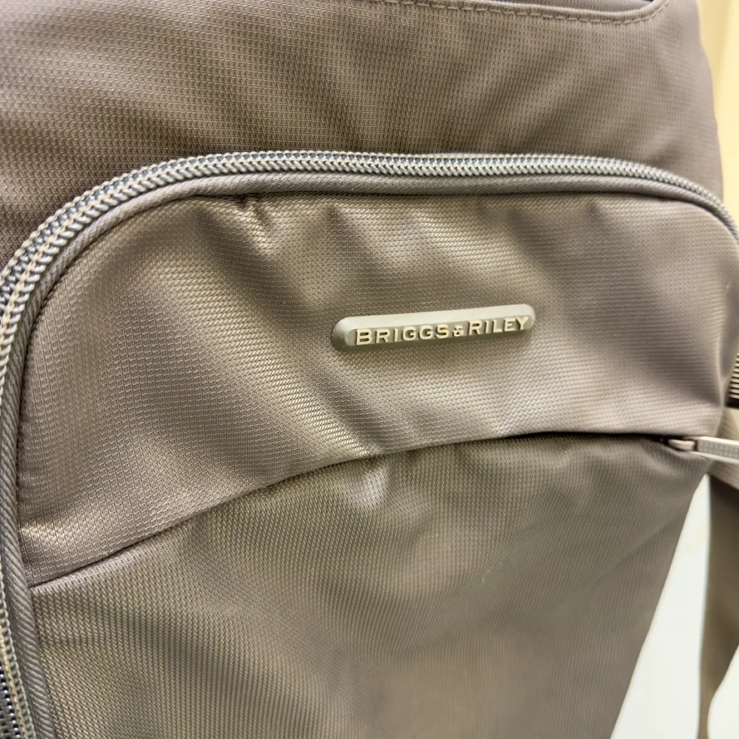 Briggs & Riley Rolling Suitcase image indicator(4)