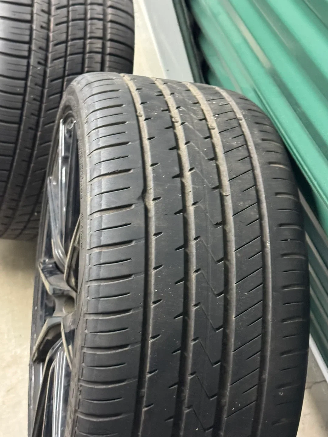 275/30ZR20 97W XL Rims image indicator(6)