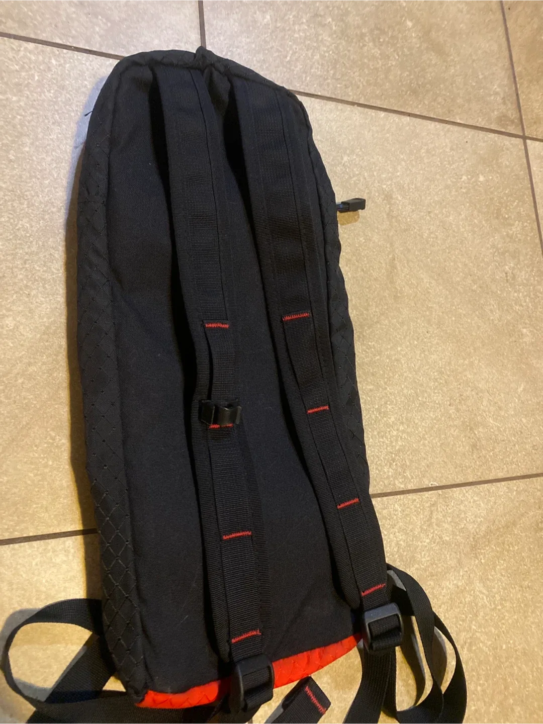 Mountain Equipment Co-op (MEC) Daypack image indicator(3)