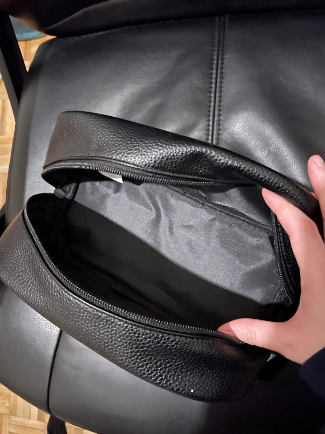 Silver Jeans Co. Black Toiletry Bag image indicator(4)