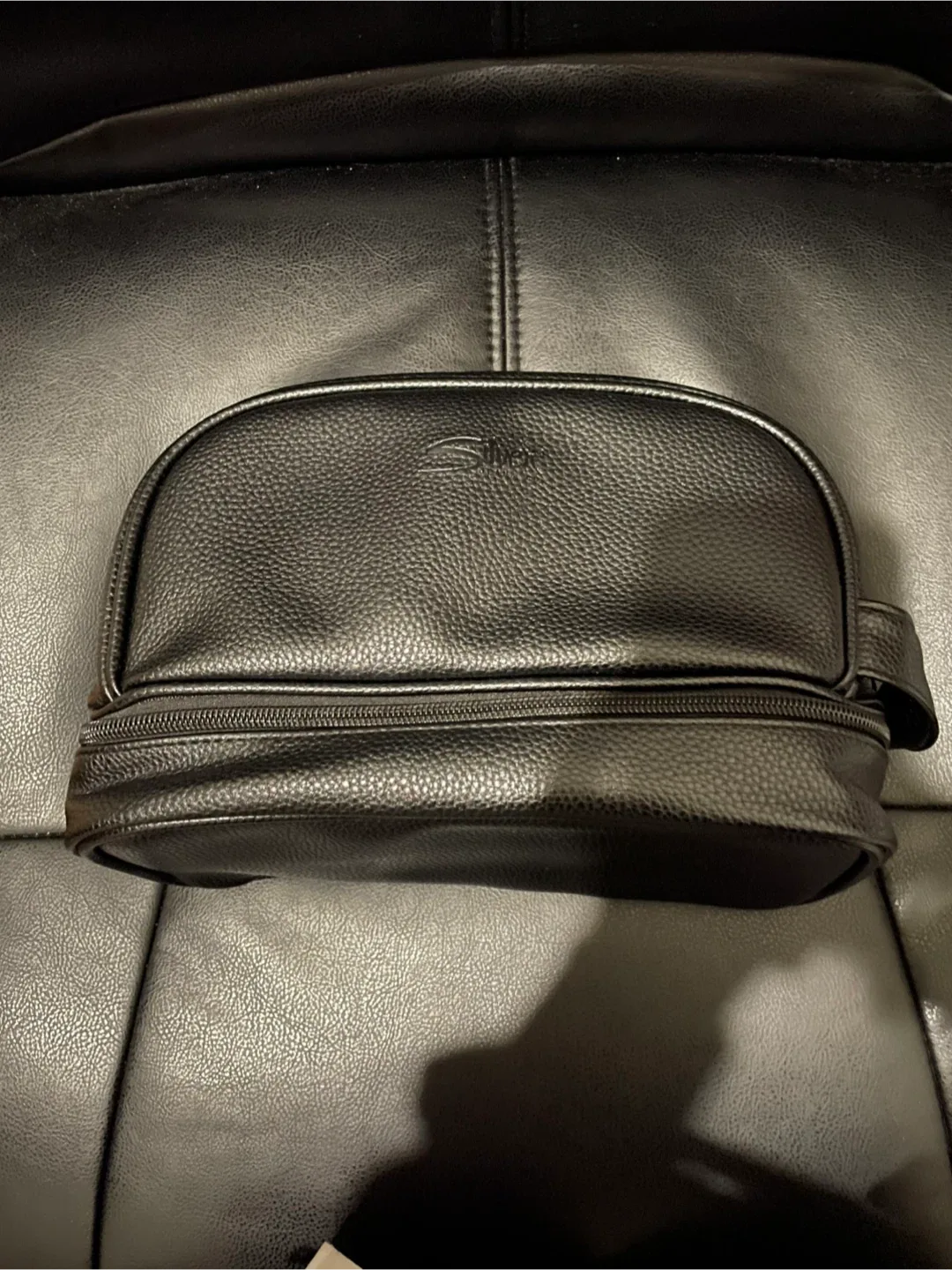 Silver Jeans Co. Black Toiletry Bag image indicator(2)