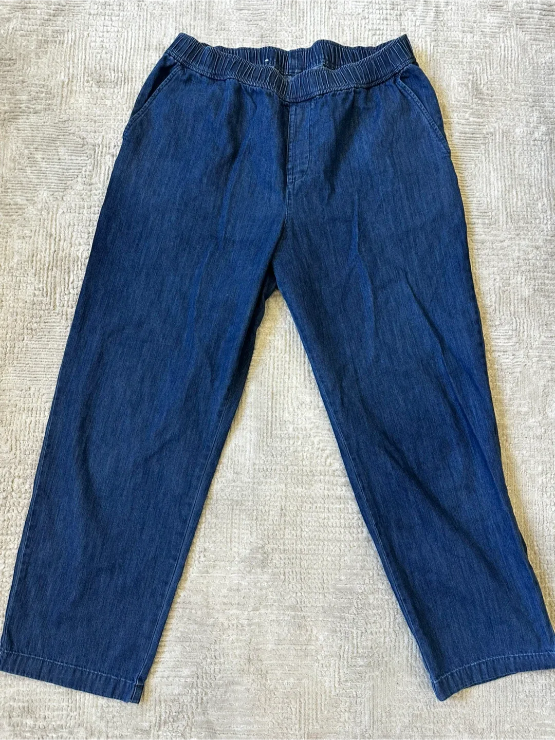 Uniqlo Relaxed Denim Pants - Size L thumbnail