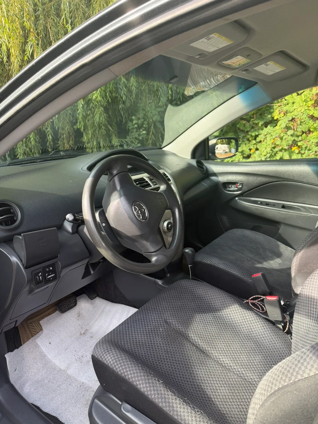 Toyota Yaris 2007 image indicator(2)