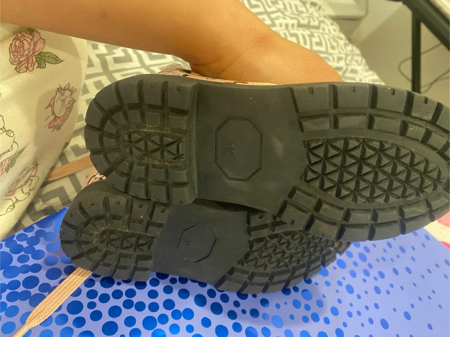 Minnie Mouse Pink Boots - Size 10 image indicator(5)