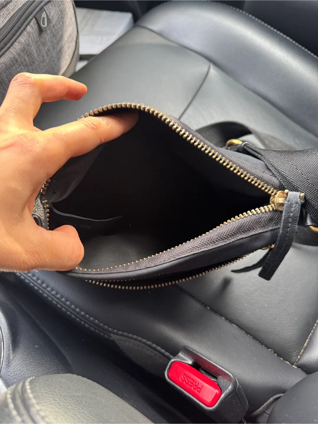 Marc Jacobs Black Crossbody Bag image indicator(3)