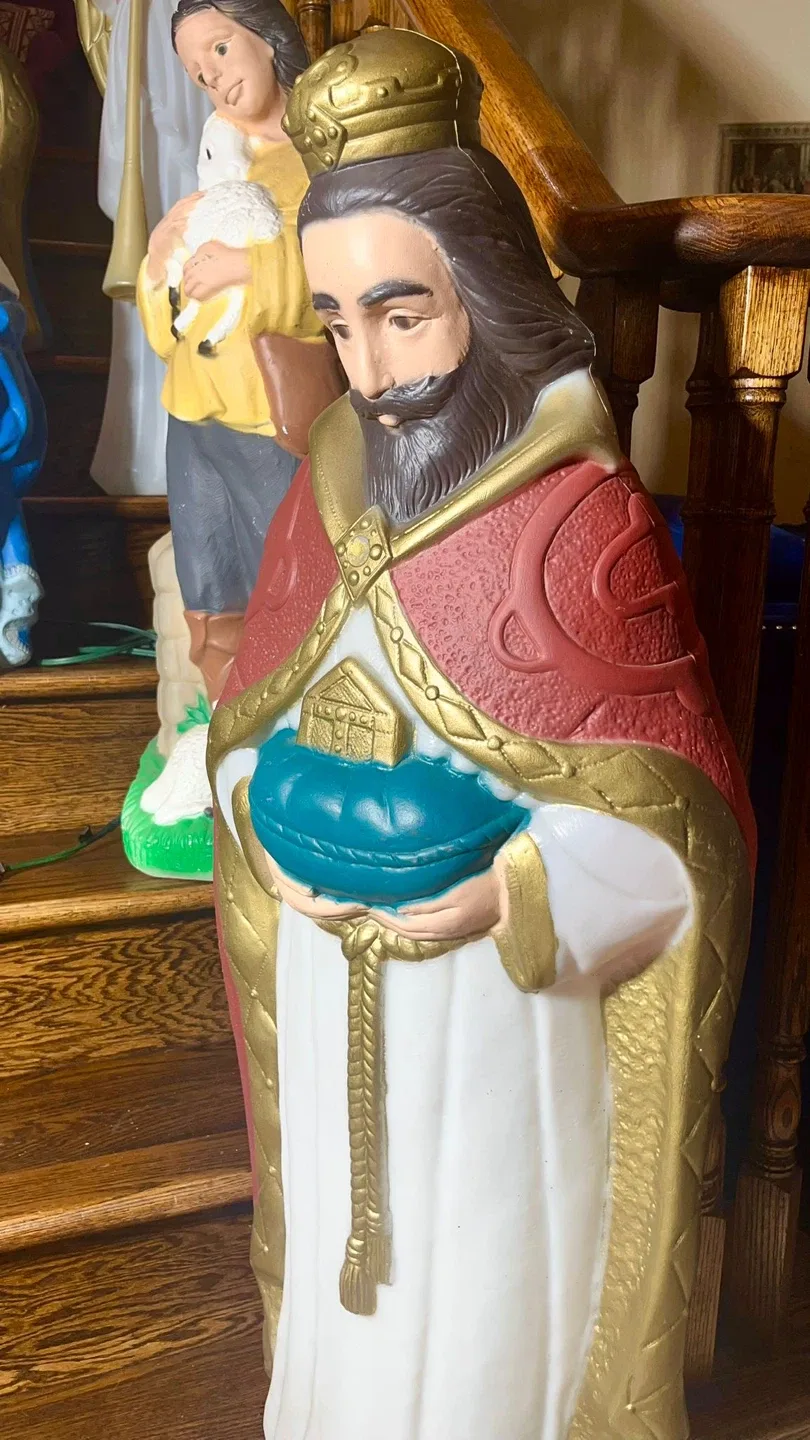 Nativity set blow mold 8 pieces $800 firm image indicator(5)