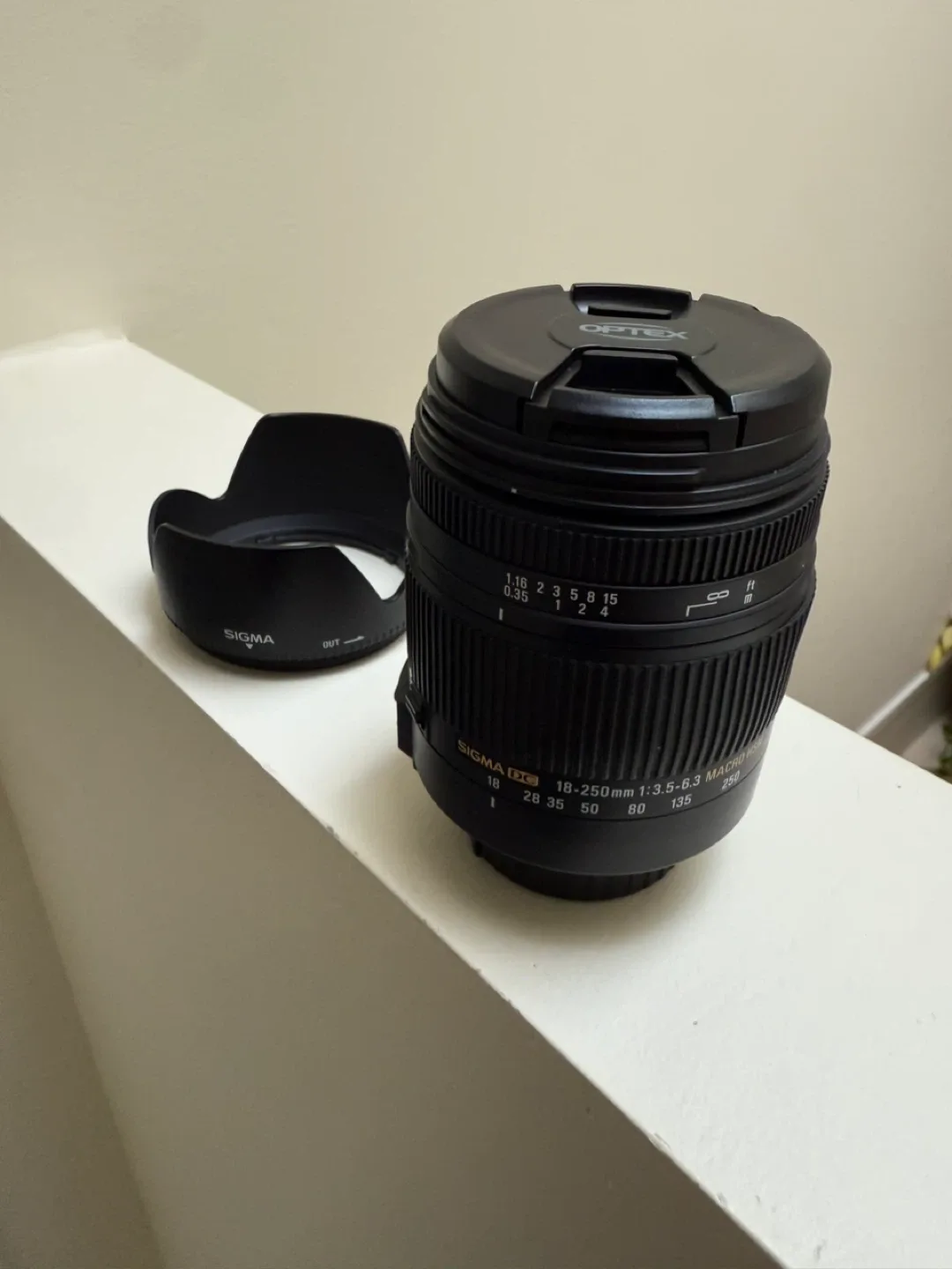 Nikon sigma 18-250mm f/3.5-6.3 DC Macro HSM Lens image indicator(4)