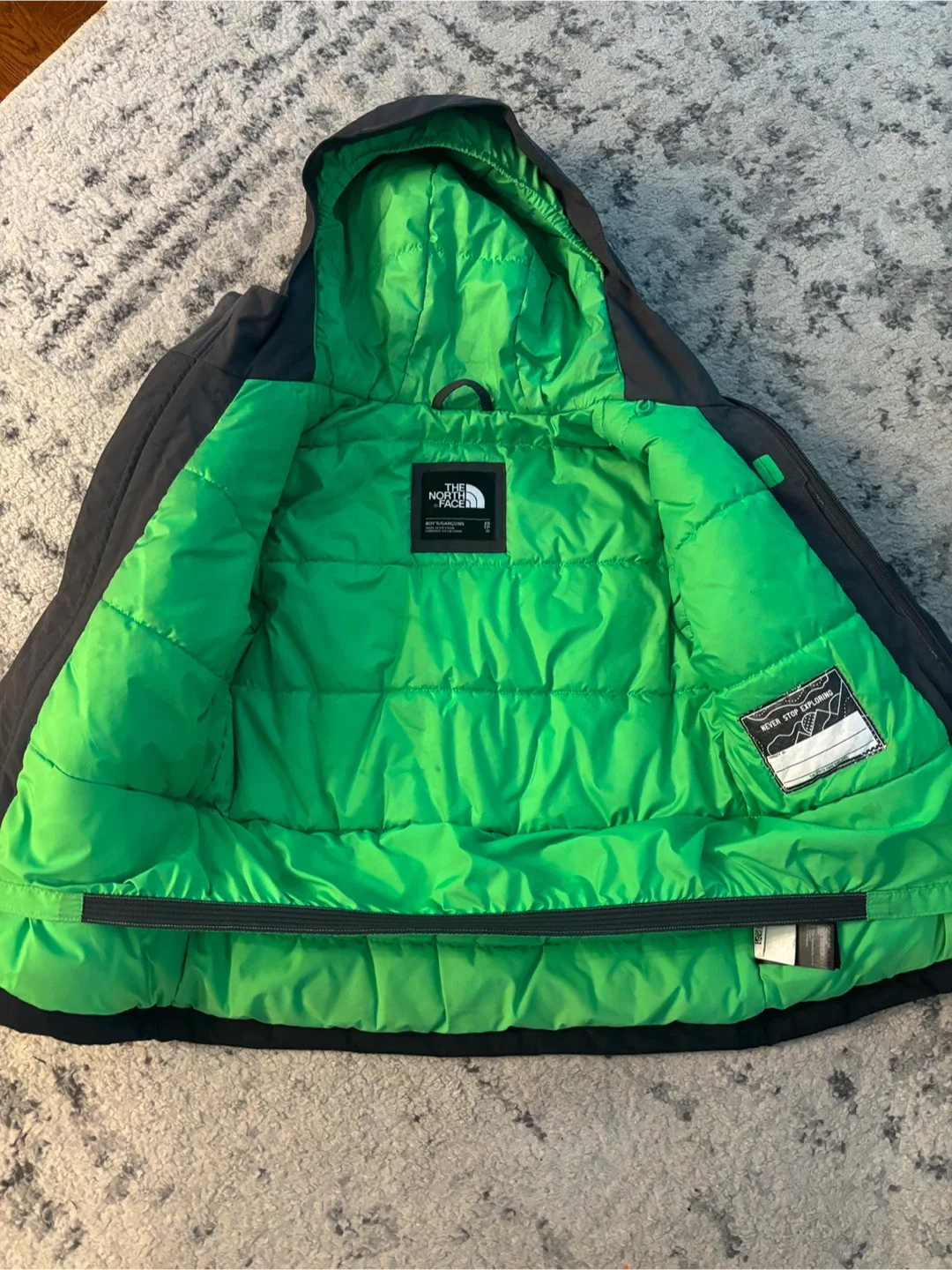 North Face Boy's XS (6) Jacket - Green & Black image indicator(3)