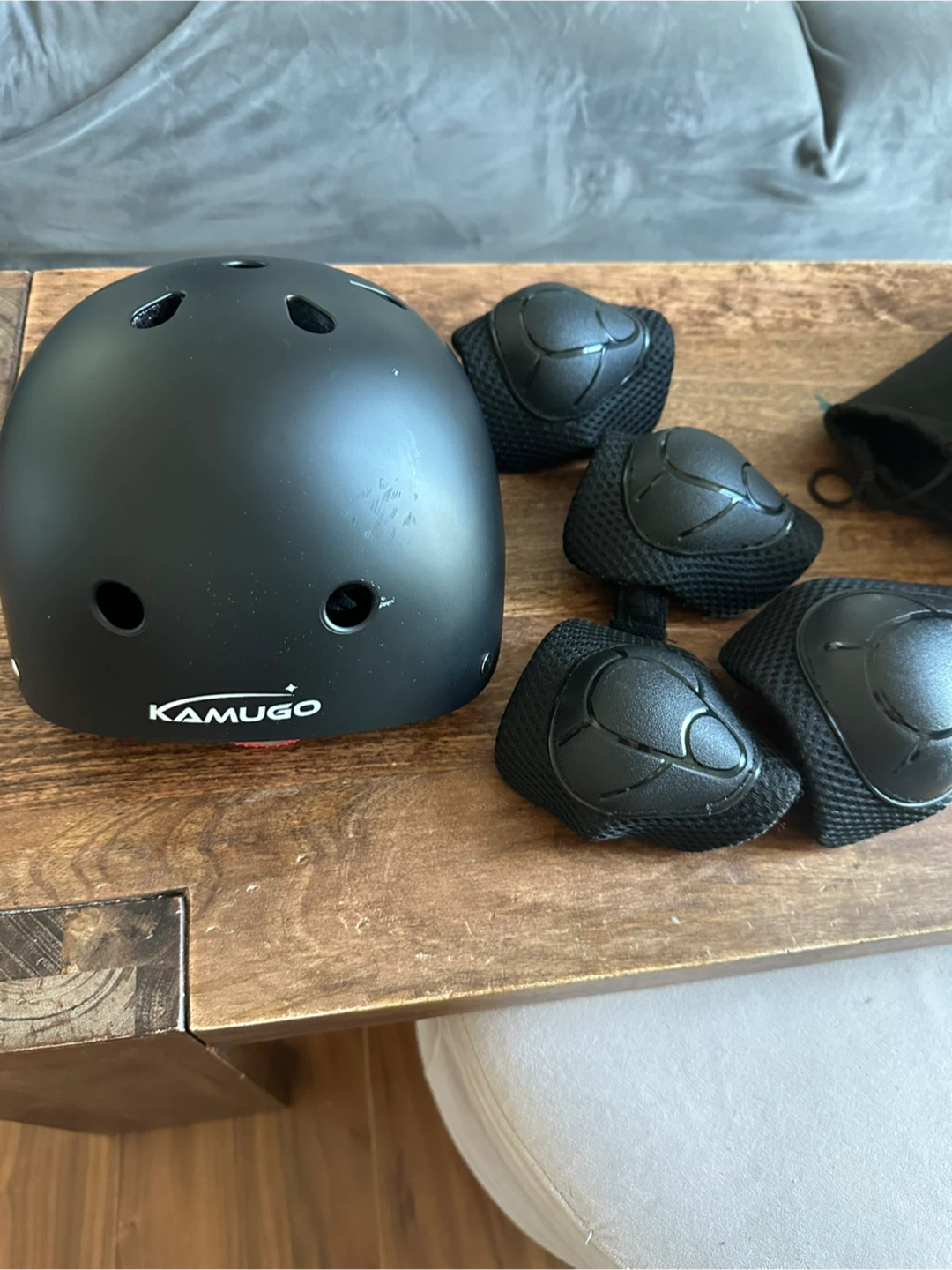 Kamugo Kids Helmet & Pad Set - Black Size S