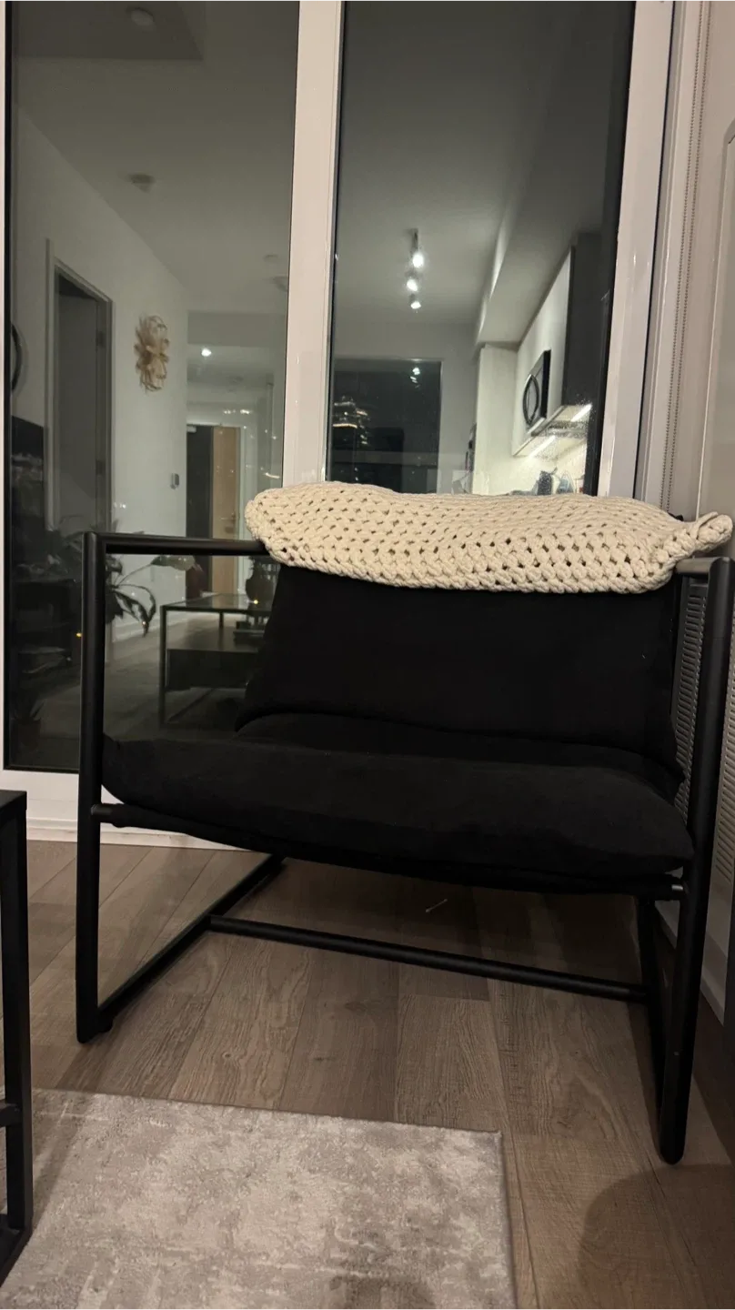 Sling Chair - Black Accent Chair image indicator(4)