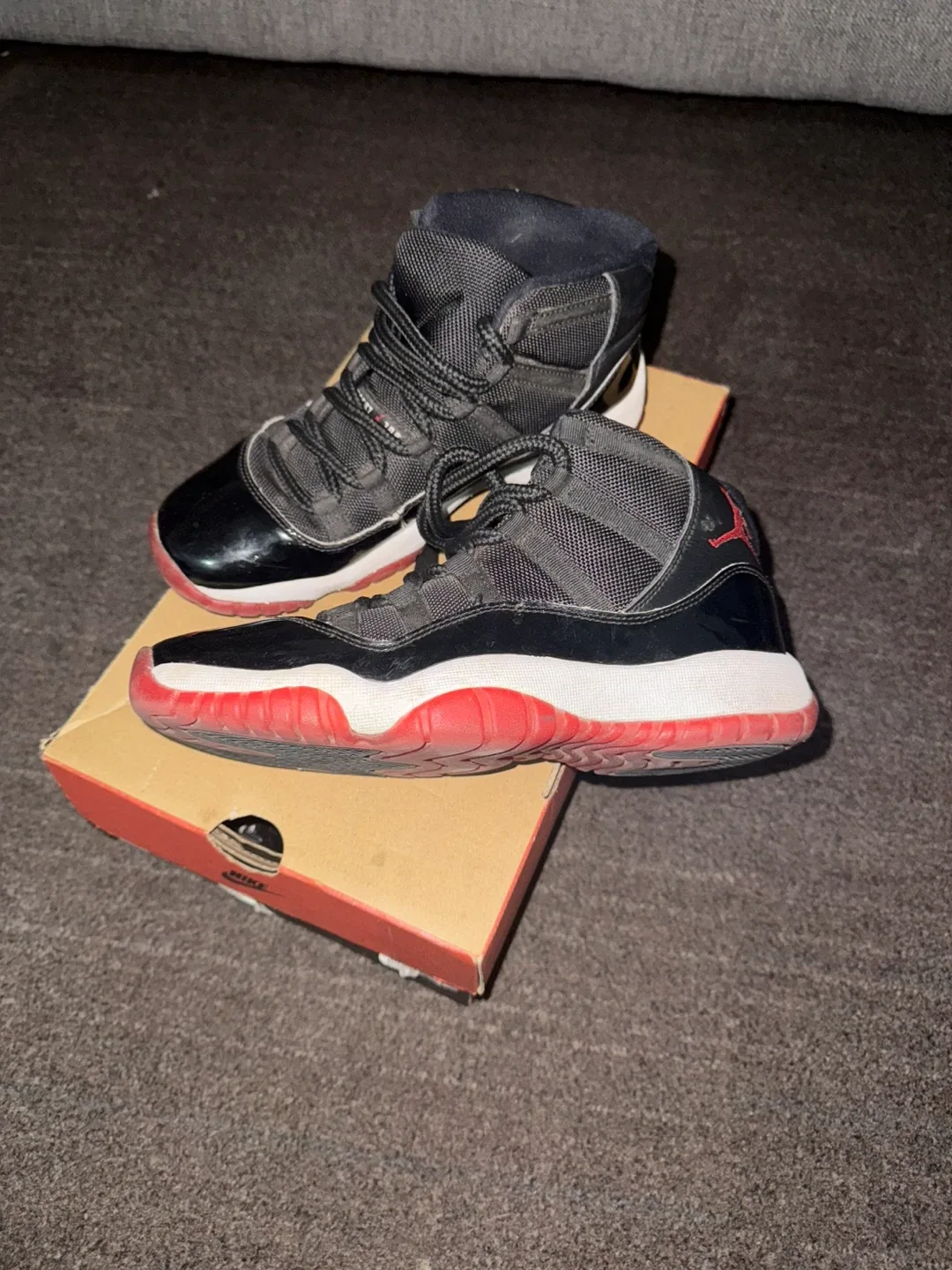 Jordan 11 Retro image indicator(3)