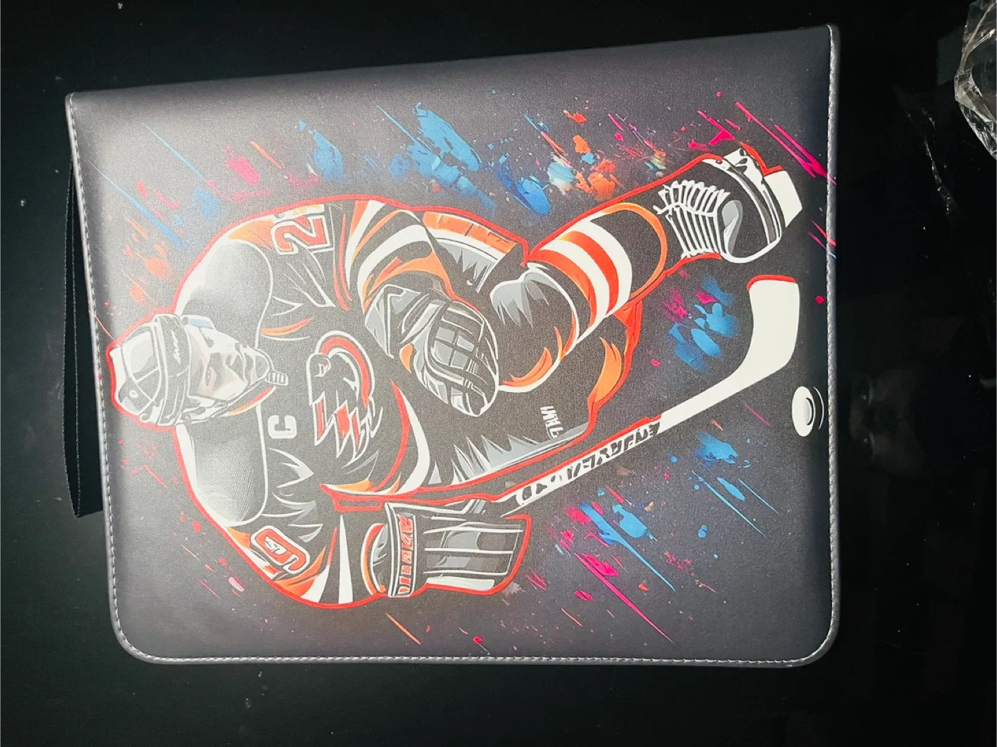 Hockey Card Binder  900 Cards, 9 Pocket with Sleeves image indicator(2)