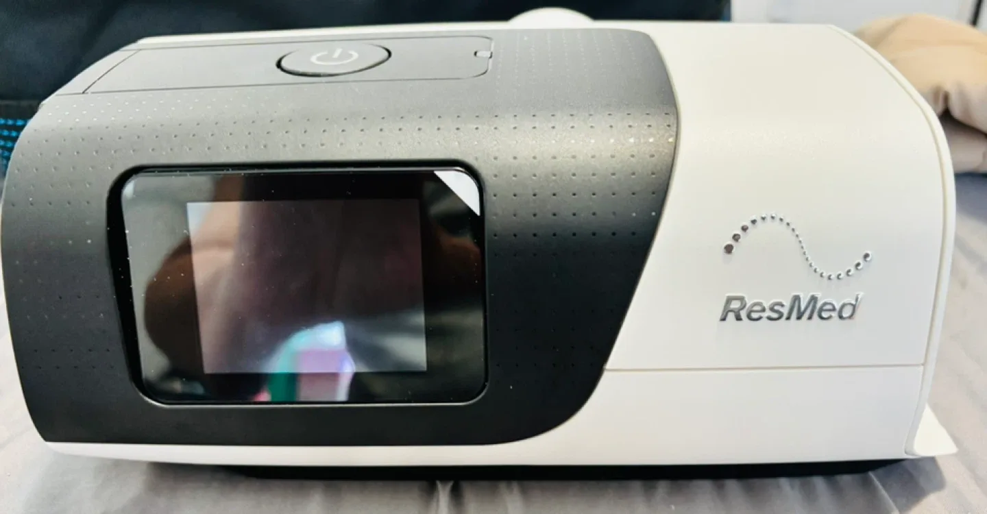 ResMed AirSense 11 CPAP Machine with AirFit F20 Mask image indicator(5)