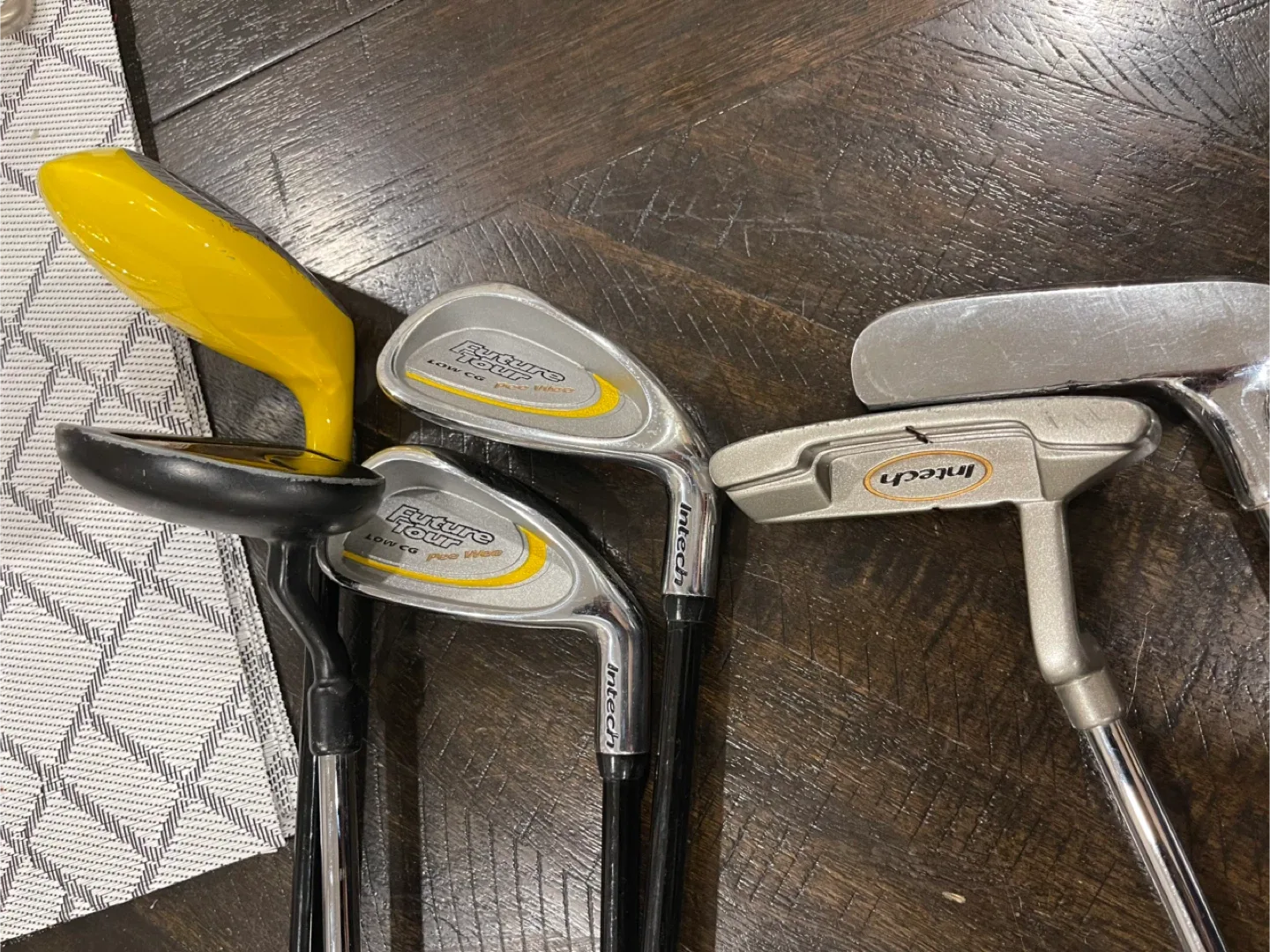 Kids Golf Club Set with Bag image indicator(8)