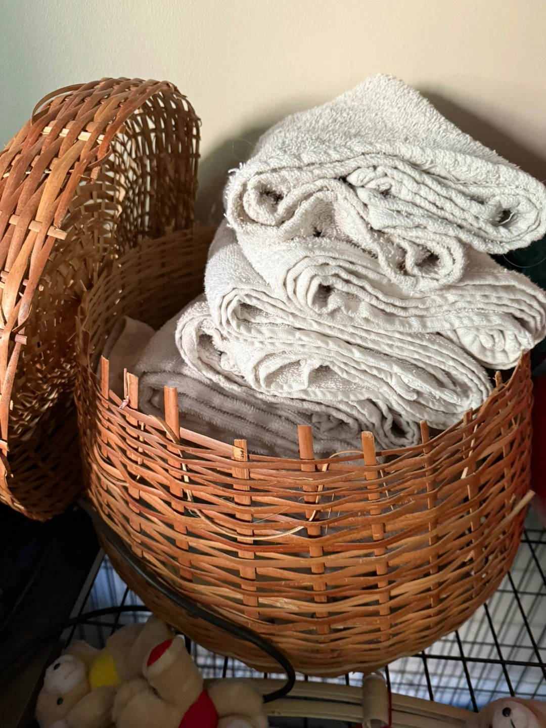 Wicker basket minus towels - photo 2