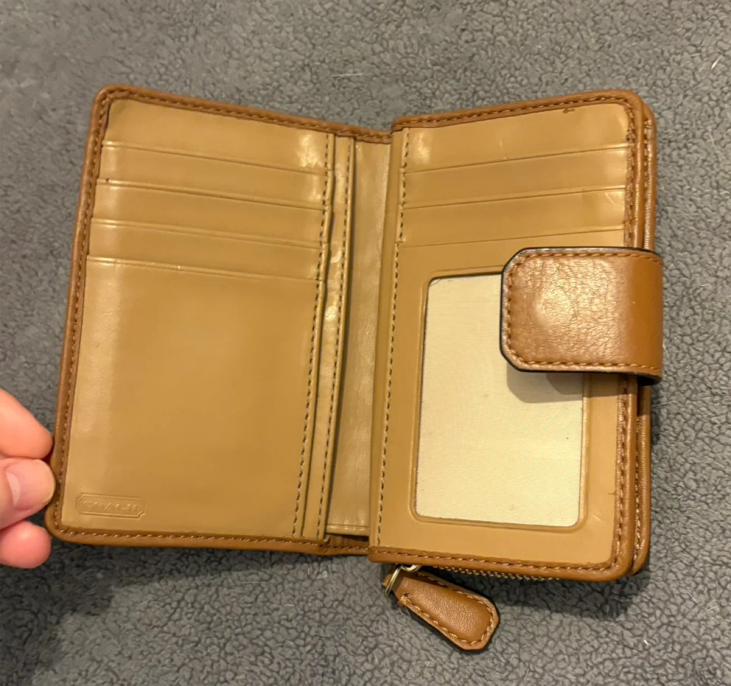 Women’s wallet image indicator(4)