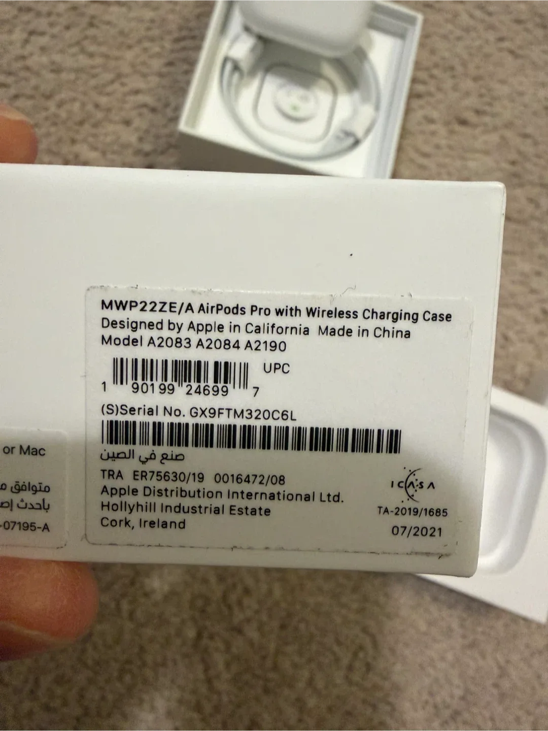 Apple AirPods Pro with Wireless Charging Case image indicator(3)