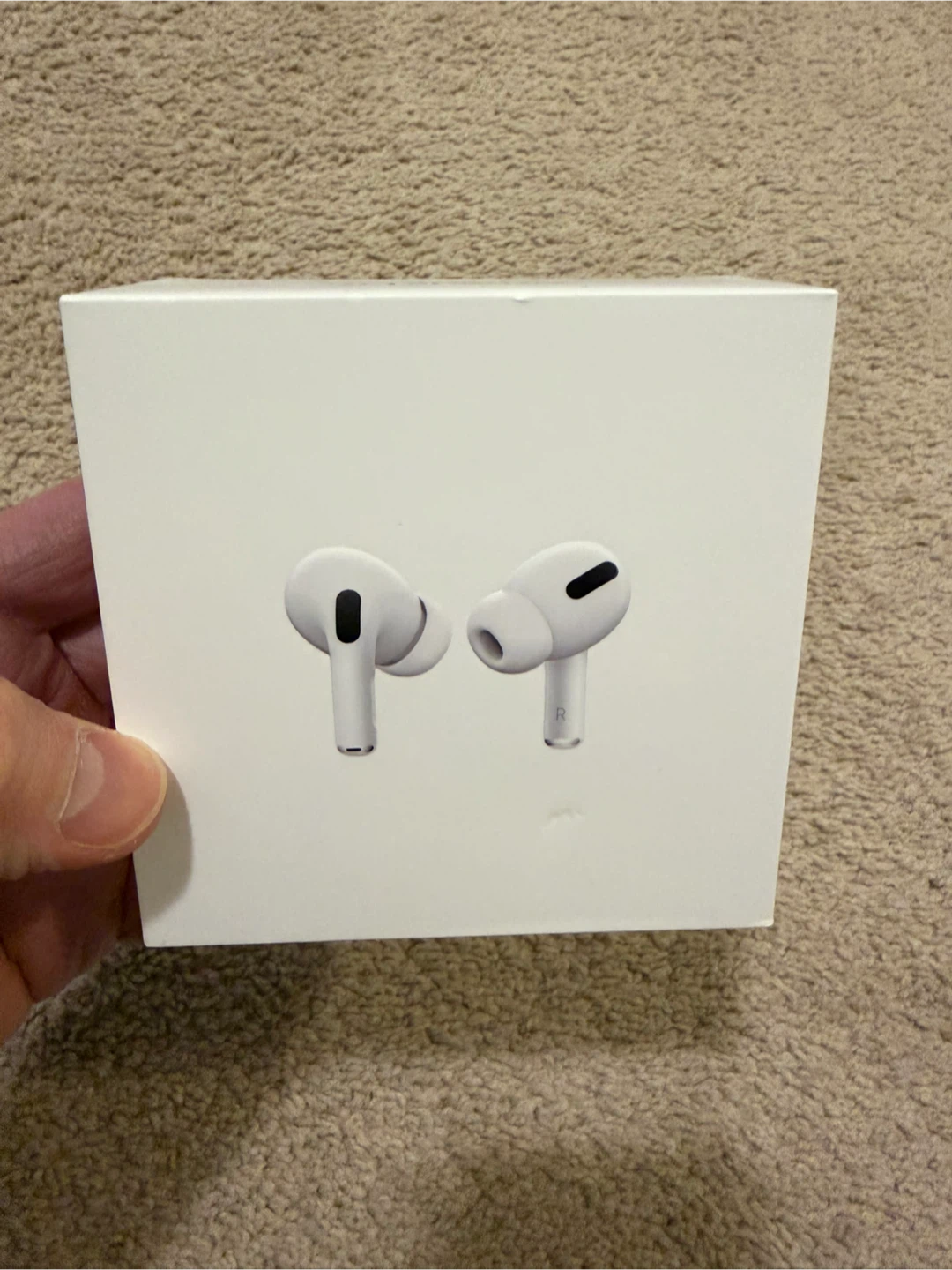 Apple AirPods Pro with Wireless Charging Case - photo 2