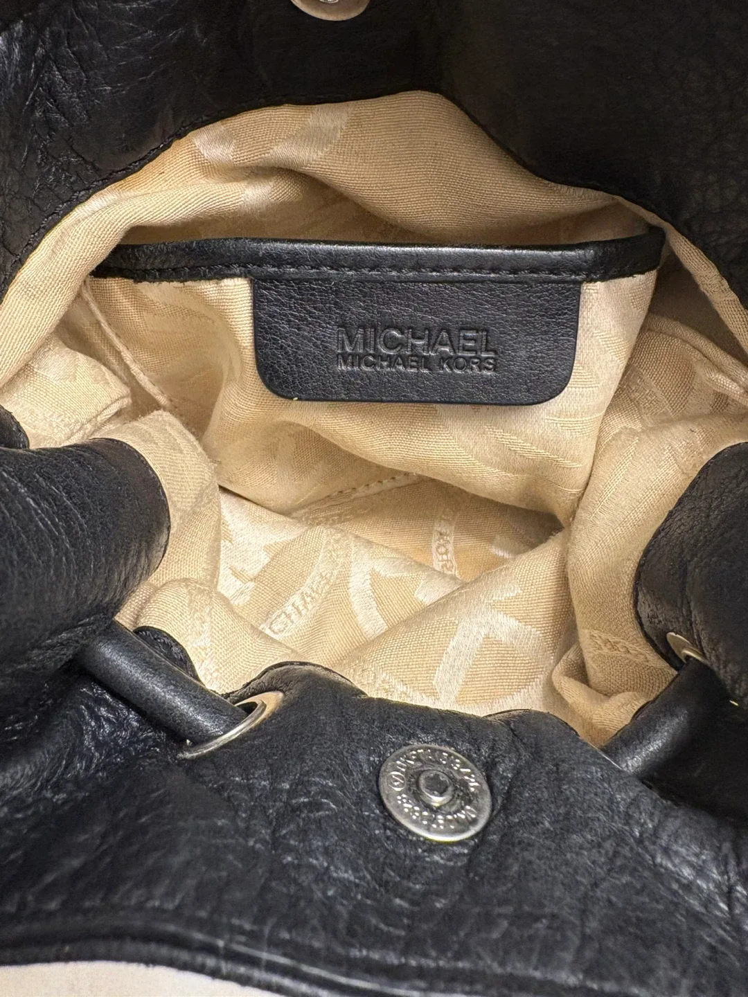 Michael Kors Black Leather Bucket Bag image indicator(5)