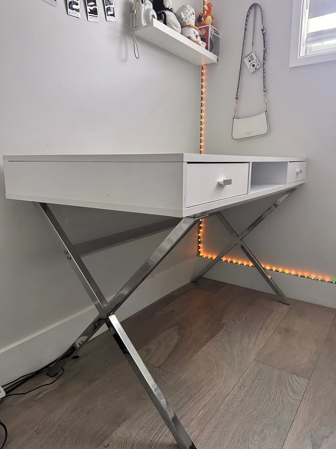 White Desk with Chrome Legs - photo 2