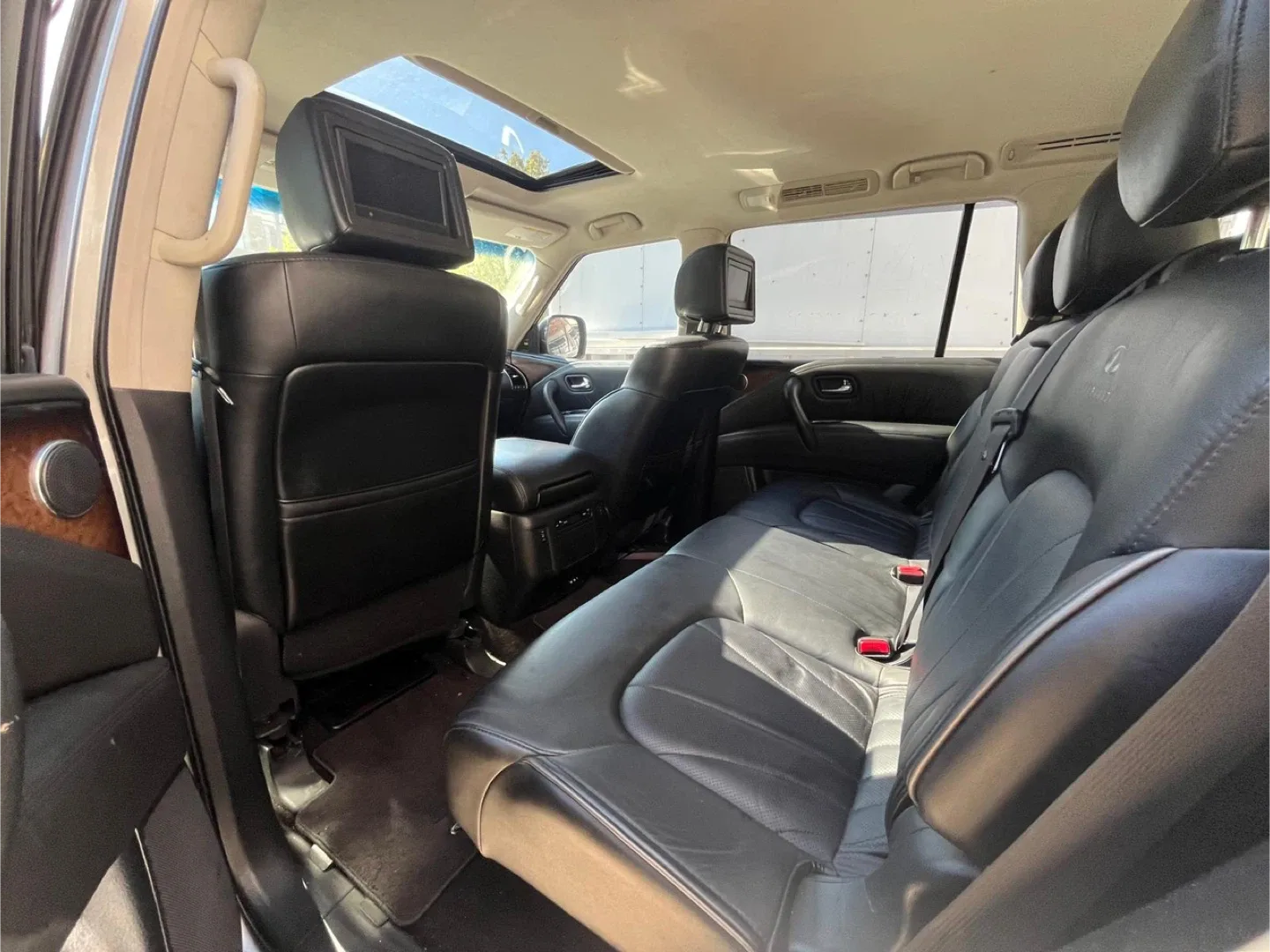 2012 Infiniti QX56( read description) $5000 FIRM image indicator(6)