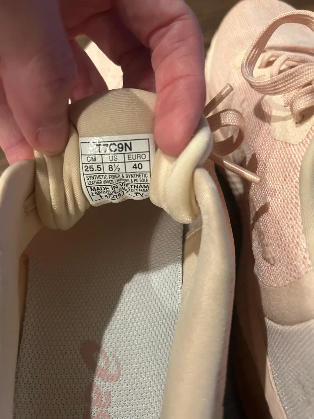 Asics Running Shoes - Women's Size 8.5 image indicator(3)