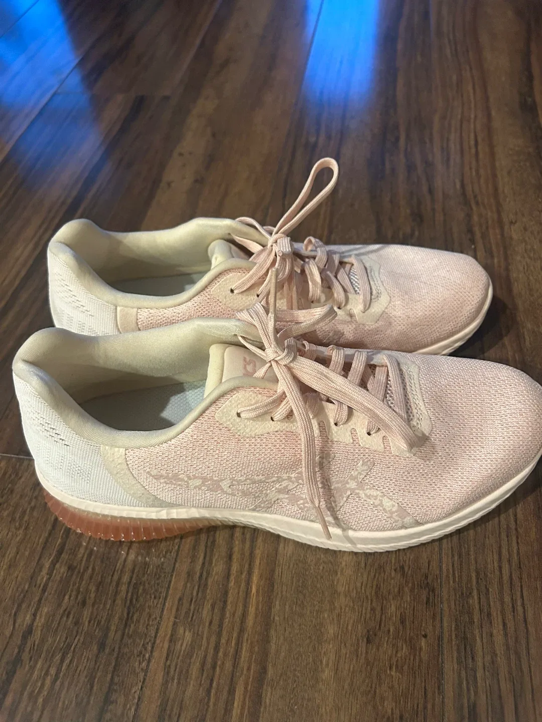 Asics Running Shoes - Women's Size 8.5 image indicator(2)