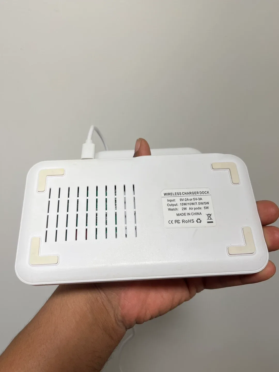 Wireless Charger Dock - White image indicator(3)