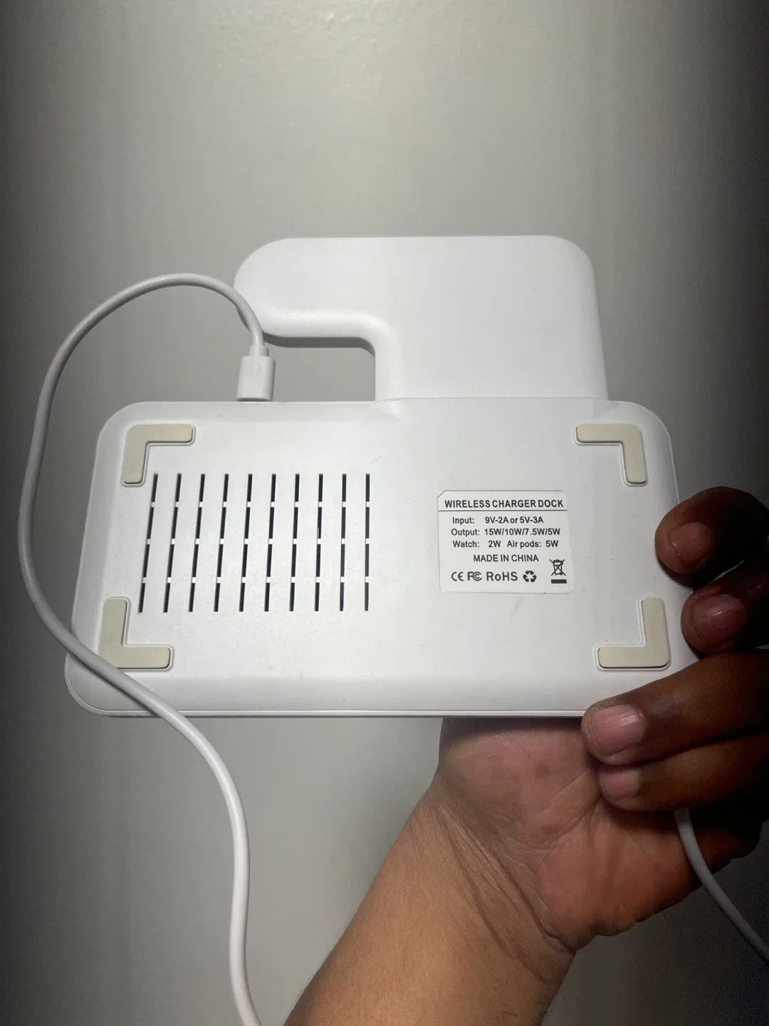 Wireless Charger Dock - White image indicator(2)