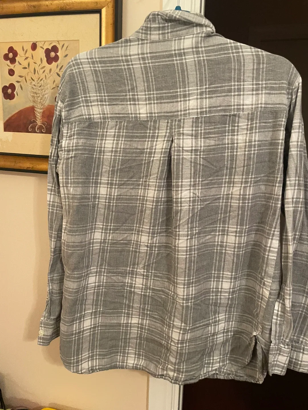 Old Navy Boyfriend Shirt - Size M image indicator(5)
