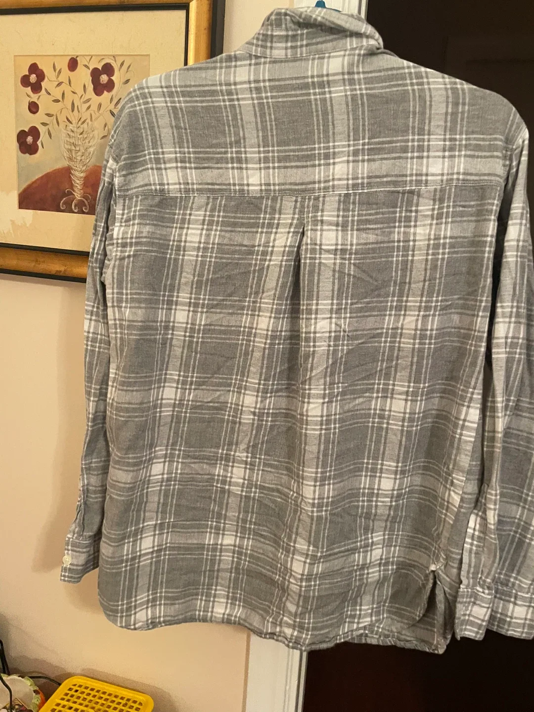 Old Navy Boyfriend Shirt - Size M image indicator(8)