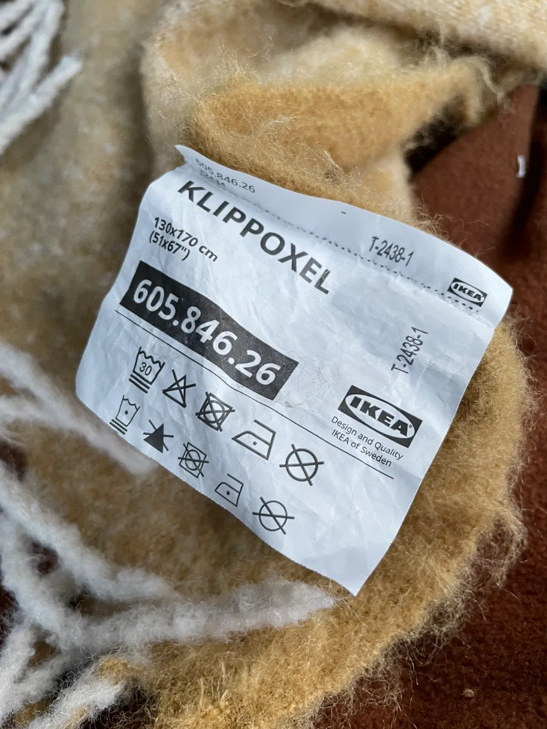 IKEA KLIPPOXEL Throw Blanket image indicator(4)