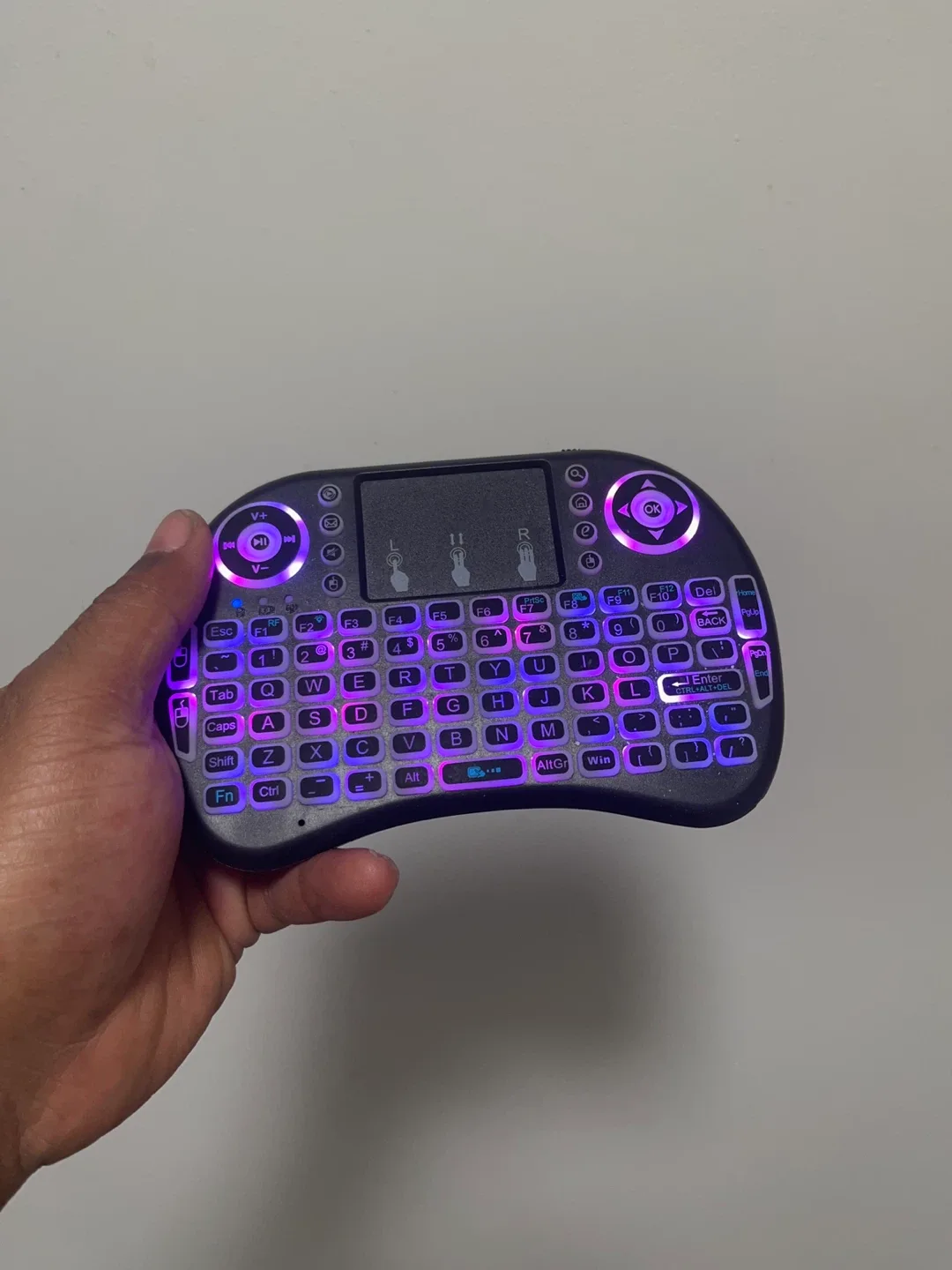 Mini Backlit Wireless Keyboard image indicator(2)