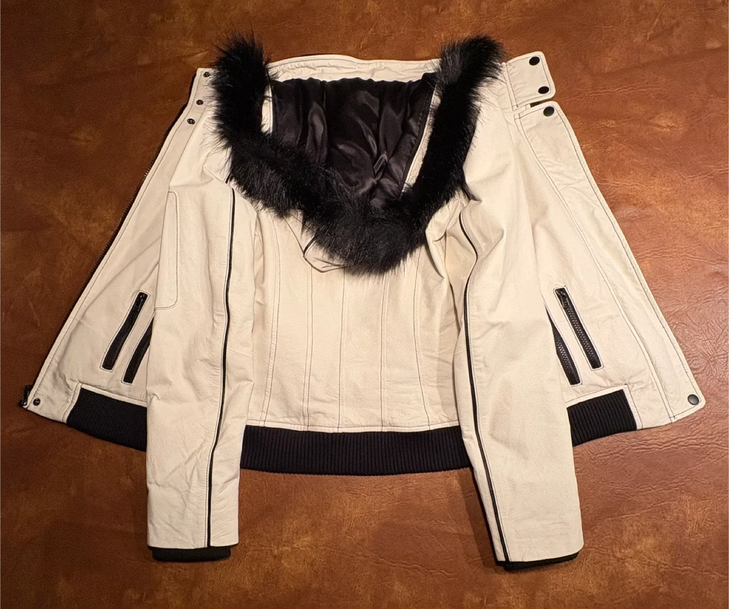 Danier Jacket image indicator(4)