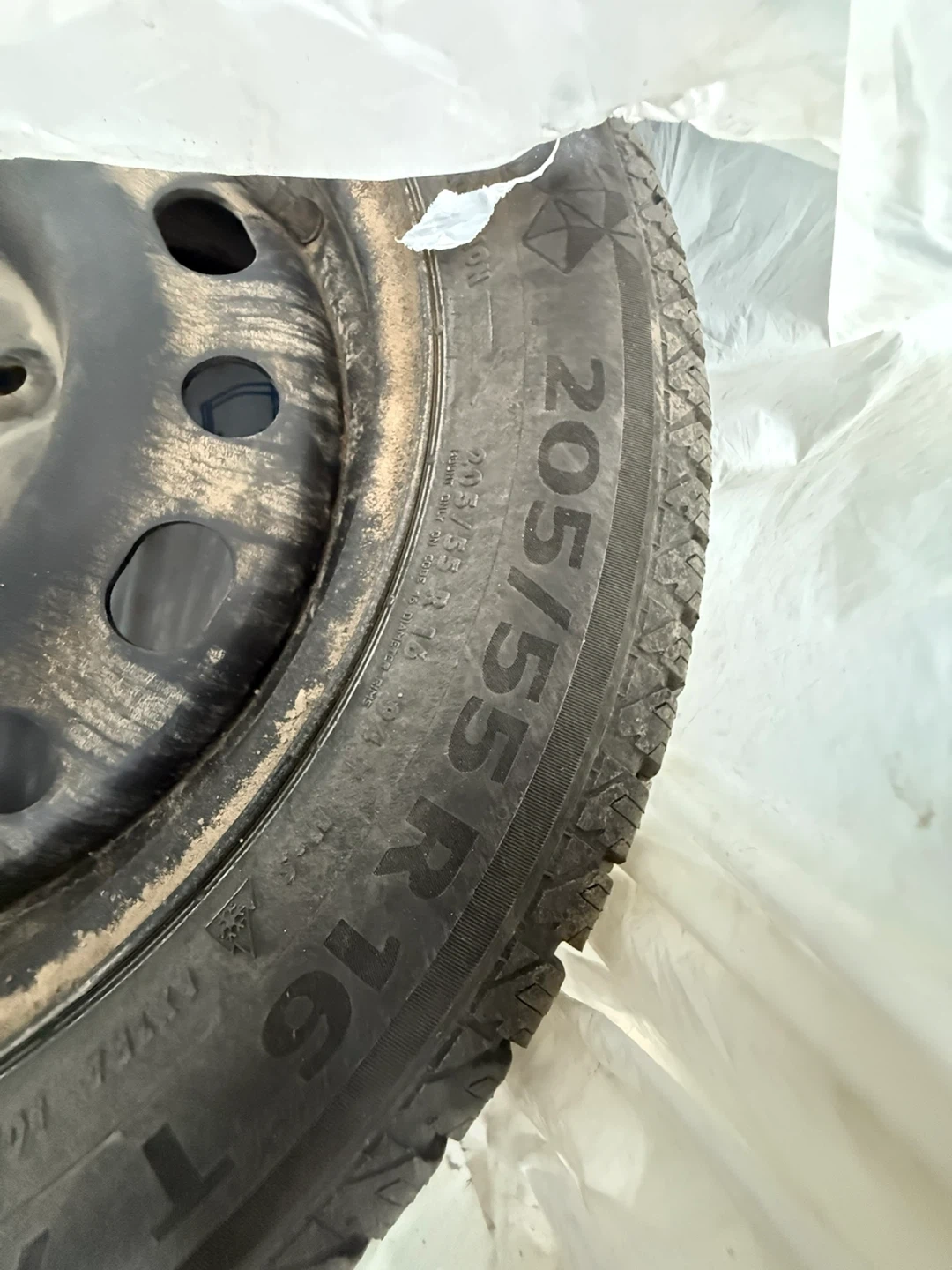 205/55R16 Studded Winter Tires | Karrot