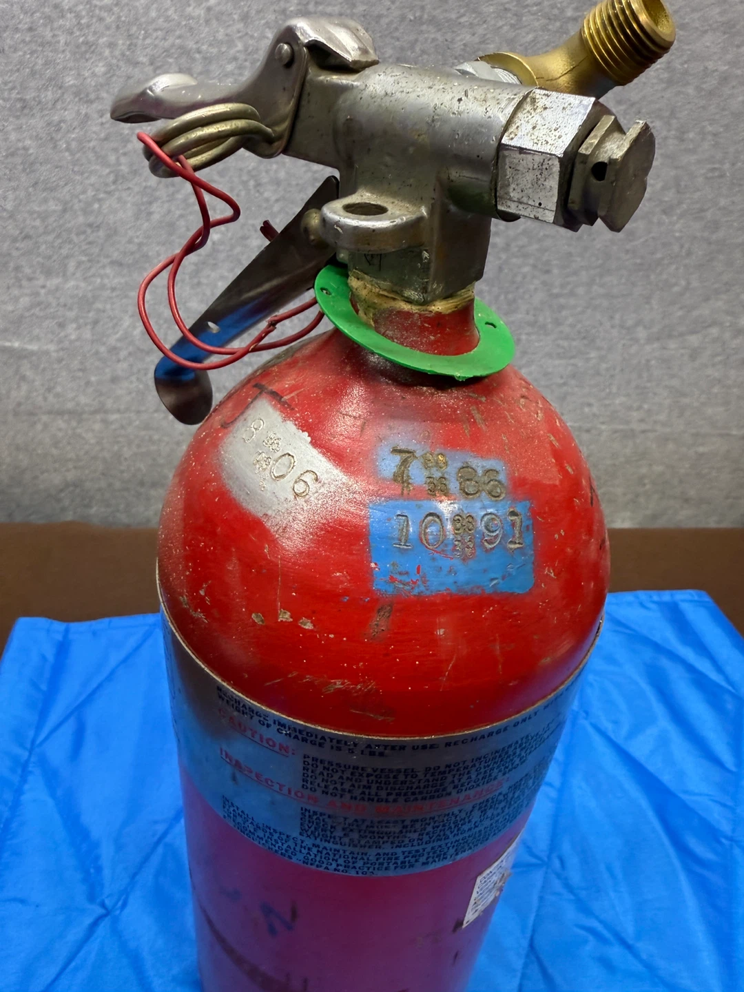 Vintage Fire Extinguisher Collectible 1974 - photo 5