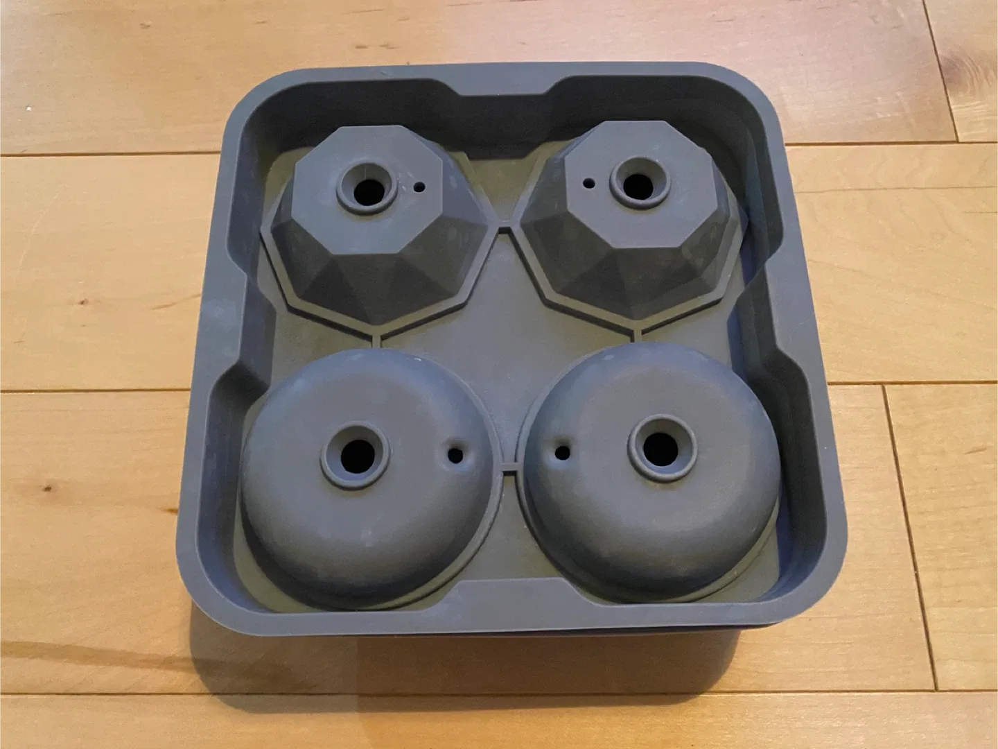 Silicone Ice Cube Molds - Rose & Diamond Shapes image indicator(3)