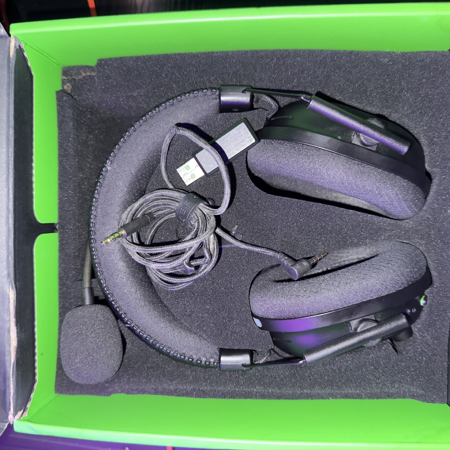 Razer blackshark v2 pro - used in good-condition