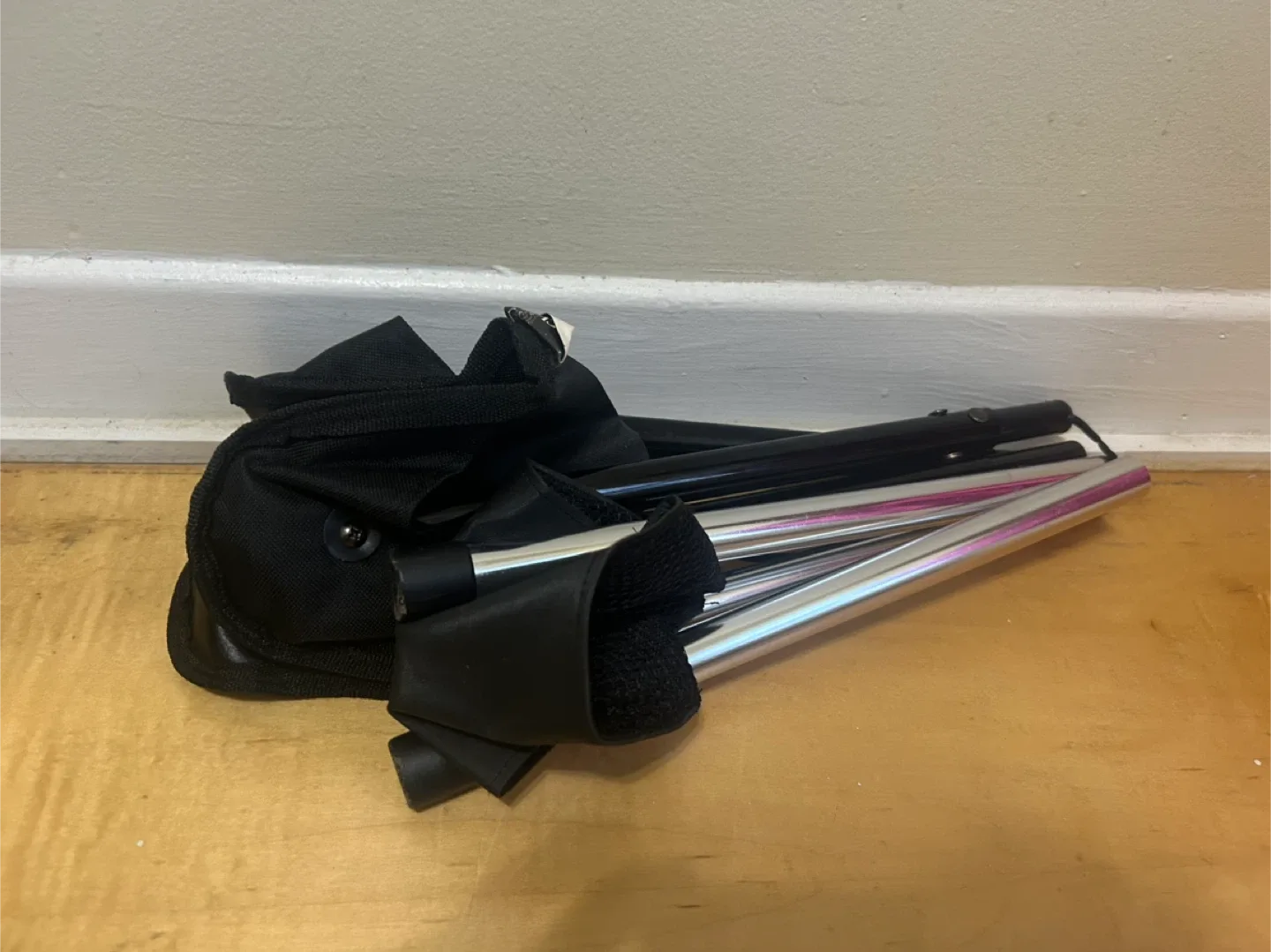 BackSeat Folding Tripod Stool - Black image indicator(4)