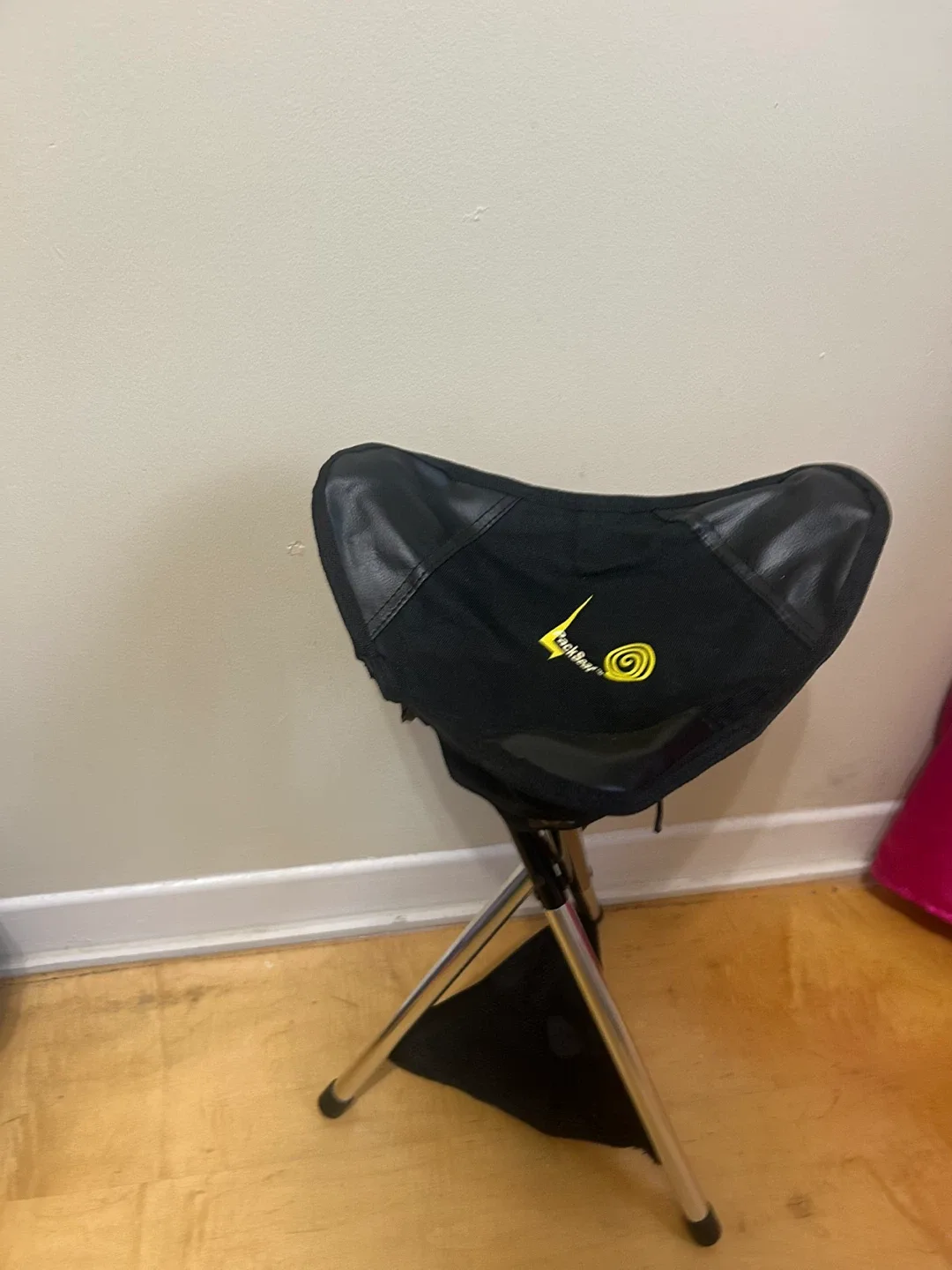 BackSeat Folding Tripod Stool - Black image indicator(3)