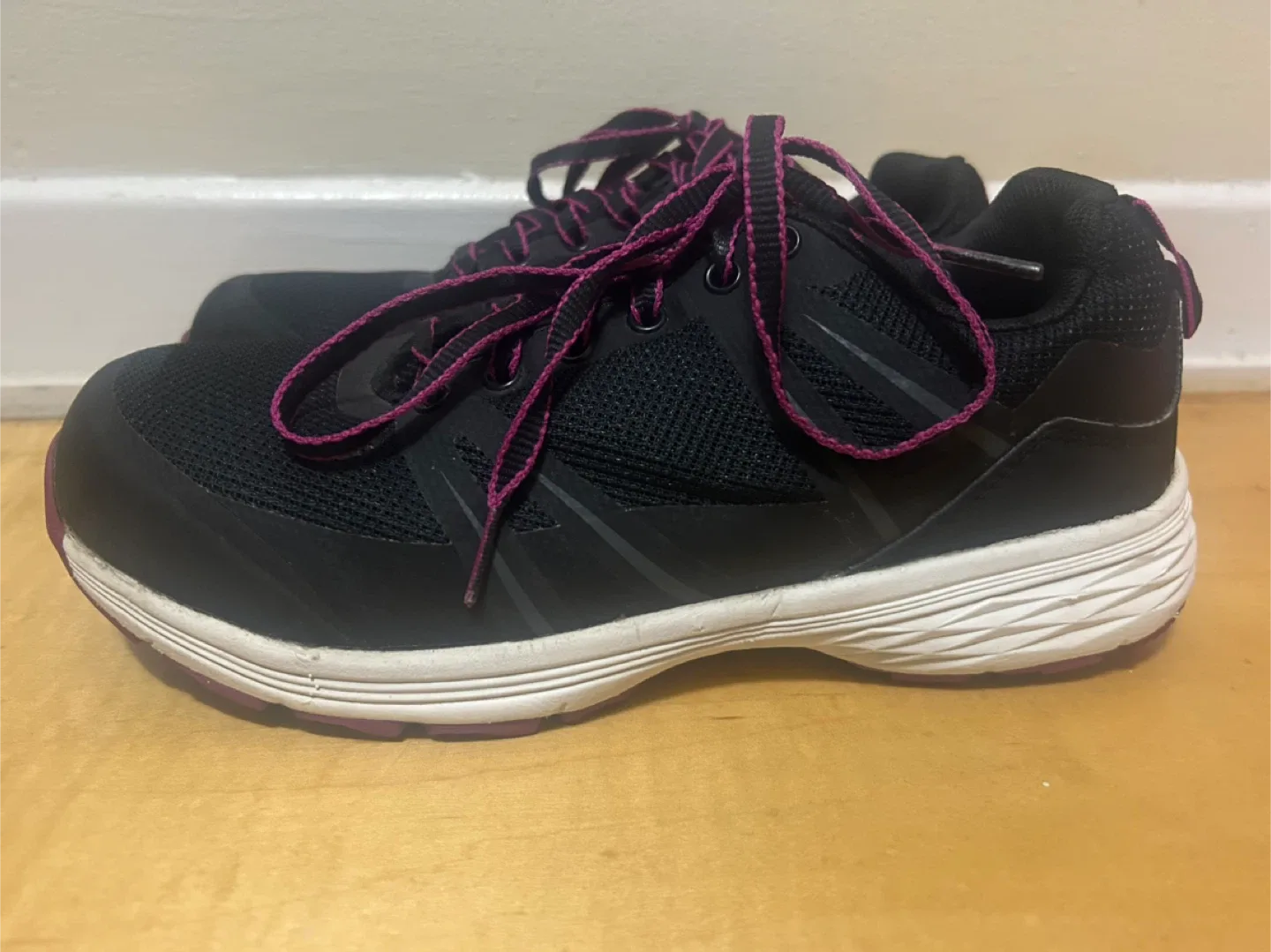 Black steel toe  Shoes with Purple Laces image indicator(3)