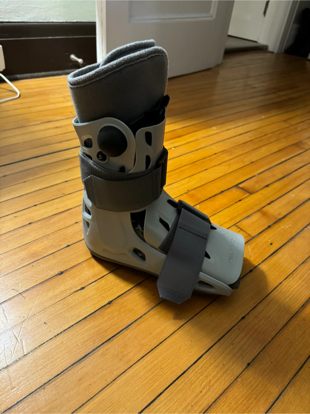 Aircast Walker Boot - Size M