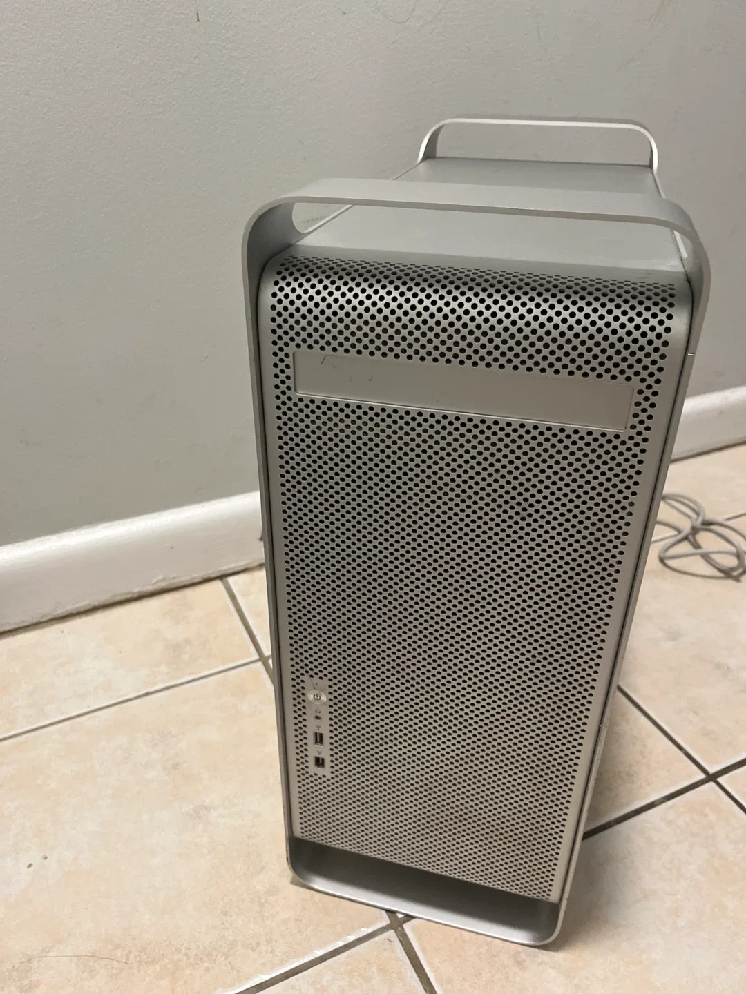 Apple Mac Pro (Early 2008) image indicator(2)